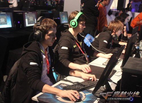 Mouz 击败了 NAVI，而 NIP 自信地淘汰了 Heroic 在 IEM Cologne 2025